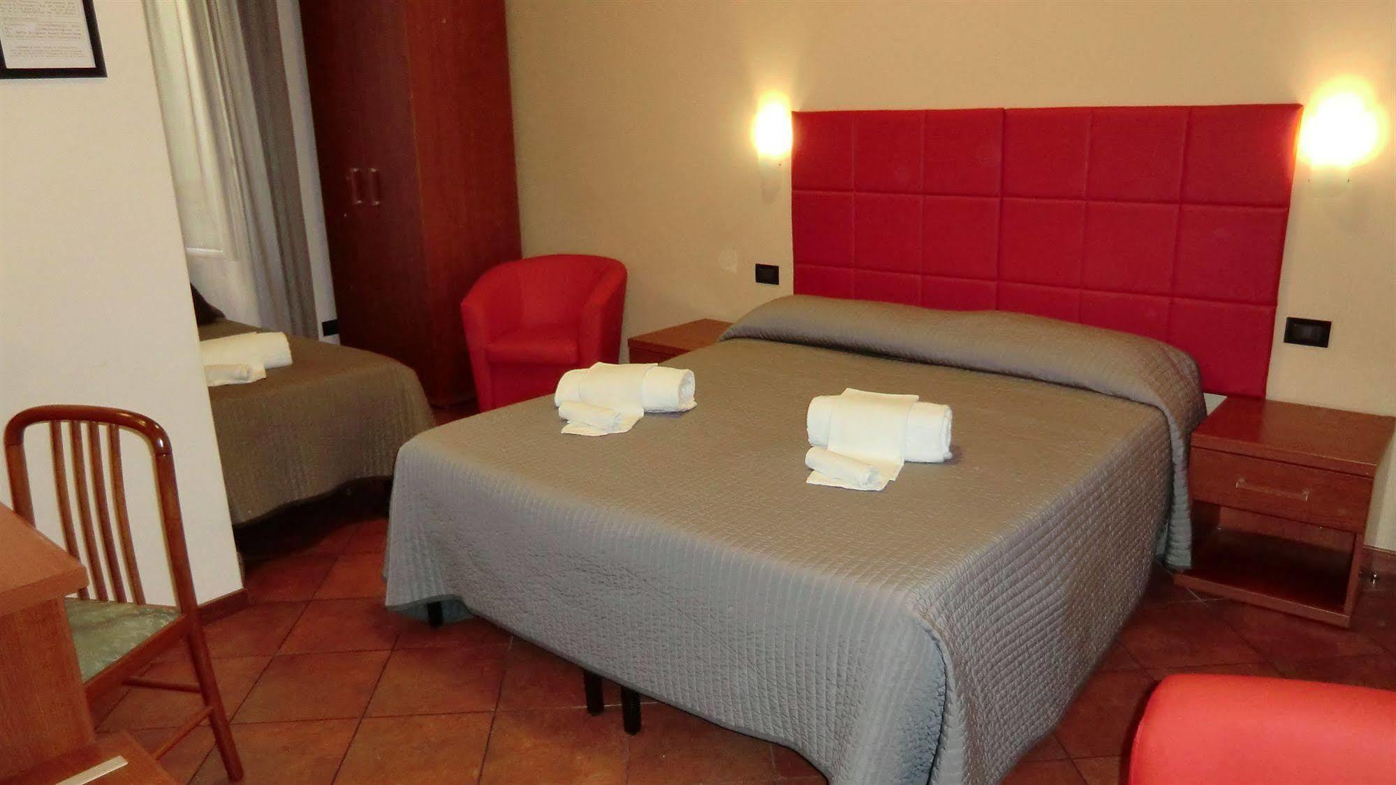 Colosseo Relais Rome Bagian luar foto